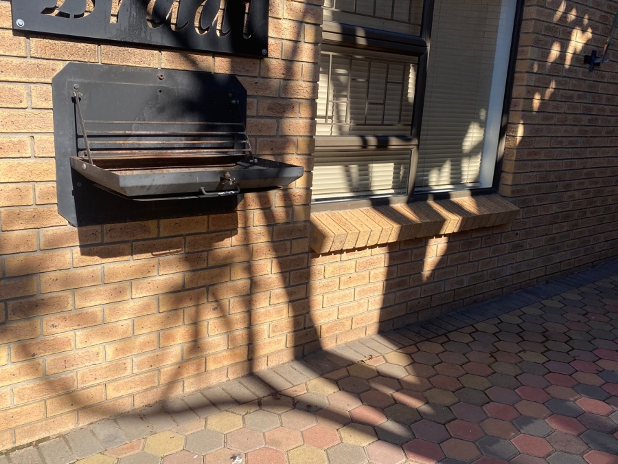 3 Bedroom Property for Sale in Menkenkop Western Cape